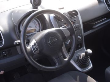 Opel Agila
